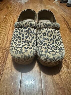 Dansko Women's Leopard Print Clogs in Tan and Black